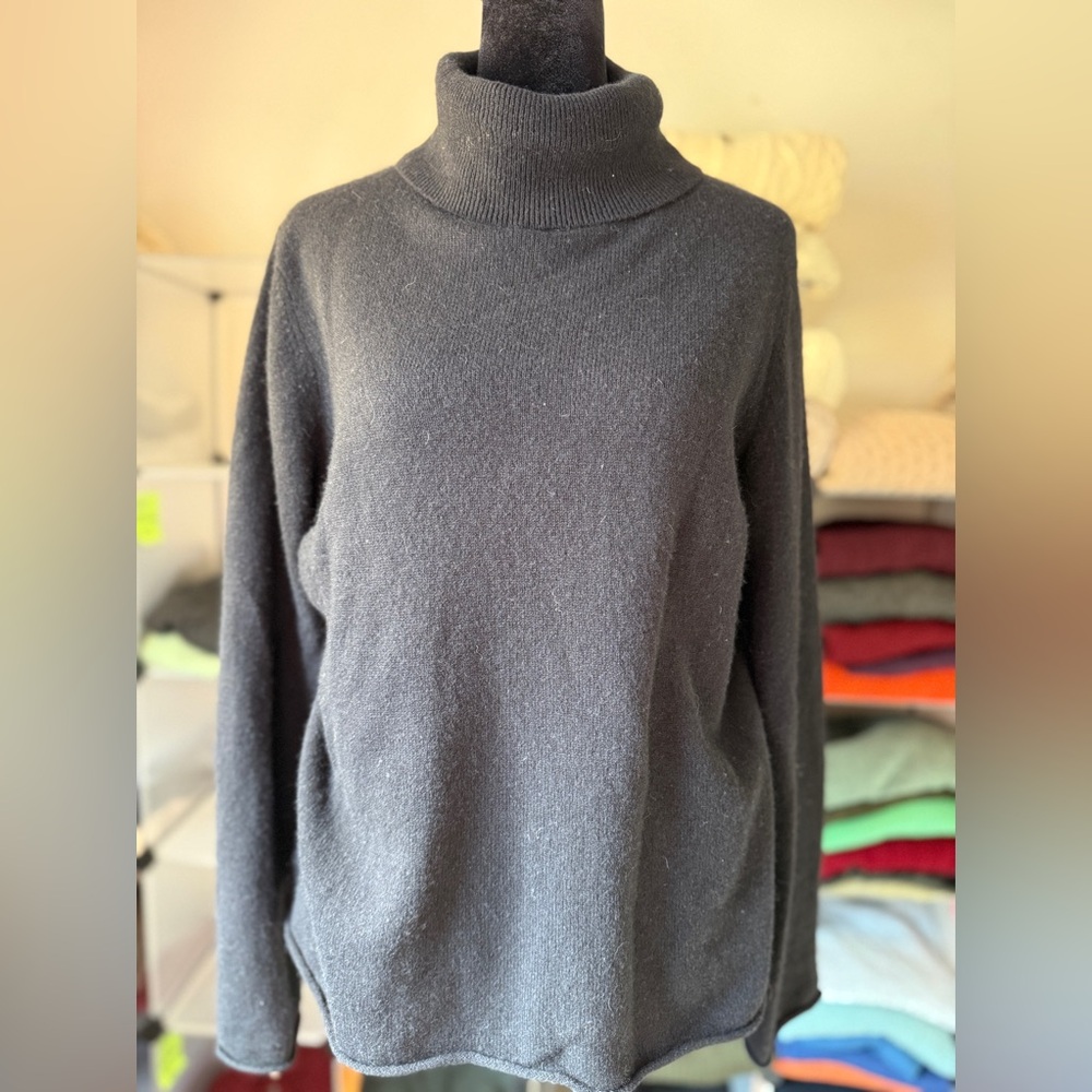 14th & Union Basic Black Cashmere Turtleneck, Med - image 4